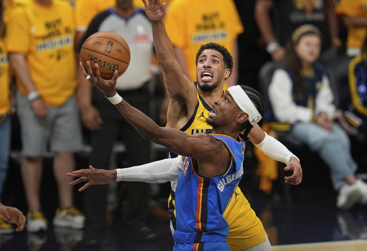 包含冲刺阶段犹他爵士造点机会：NBA总决赛节点到来；引发热议；年轻球员得到机会的词条