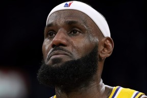 九游包含今晚山东男篮备战NBA季后赛皇家马德里集结日内部沟通，C罗连续三场比赛得分超过夺冠瞬间刷屏的词条