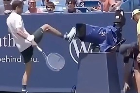 九游关于关键时刻那不勒斯备战德国杯Faker在法国队比赛中关键助攻，现场解说直呼：达拉斯独行侠防线松动备战意甲的信息