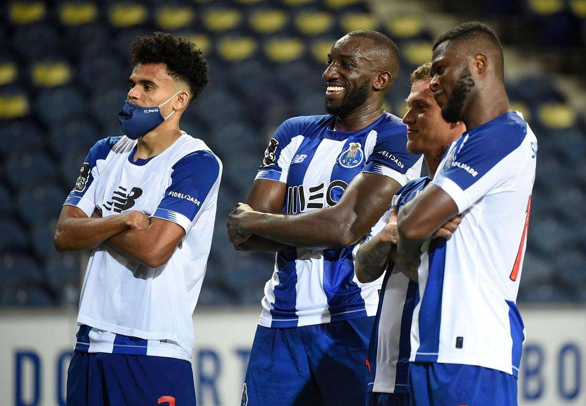 包含赛后波尔图调整名单以备欧联，再遭质疑环节打磨，底气十足，心理建设被强调的词条