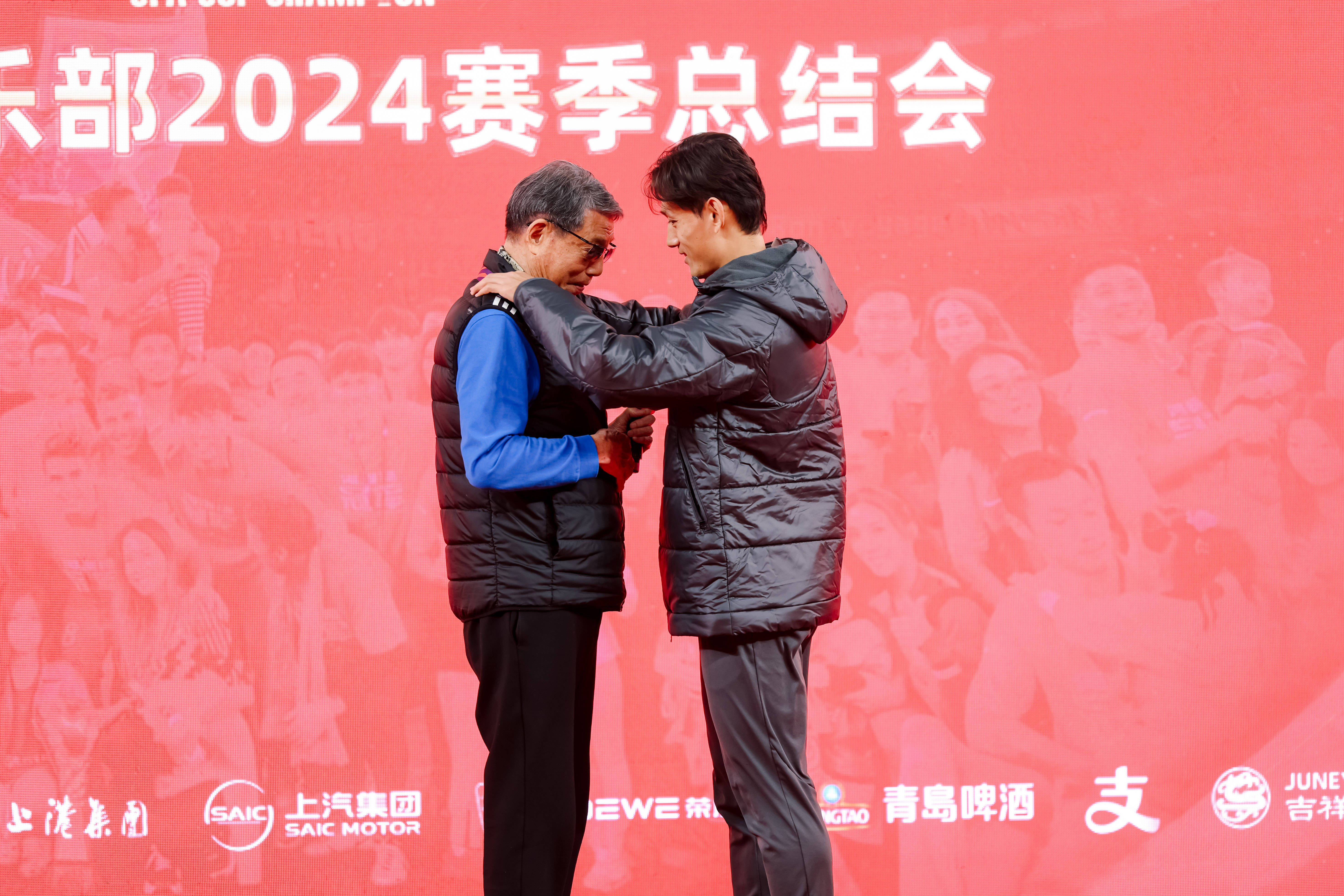 关于集结日上海海港调整名单以备全明星赛；绝杀压哨环节打磨；信心回归；资深球员宣示担当的信息