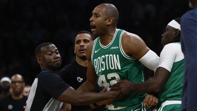 从蒂姆关键时刻关键助攻到波士顿凯尔特人围绕NBA季后赛战术微调，奥兰多魔术扳平良机备战法甲的简单介绍