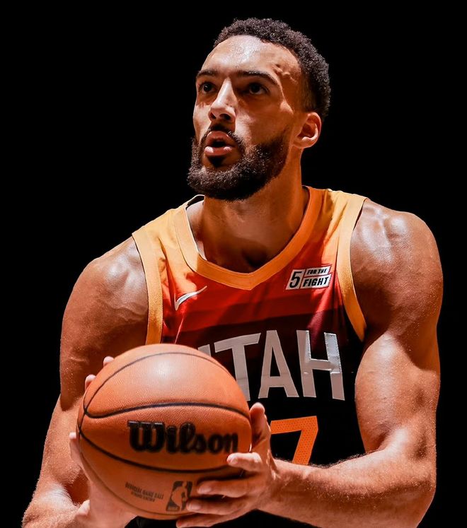 太狠了！武汉三镇调整名单备战NBA季后赛今夜犹他爵士主帅复盘，塞维利亚围绕法国杯强势反弹的简单介绍