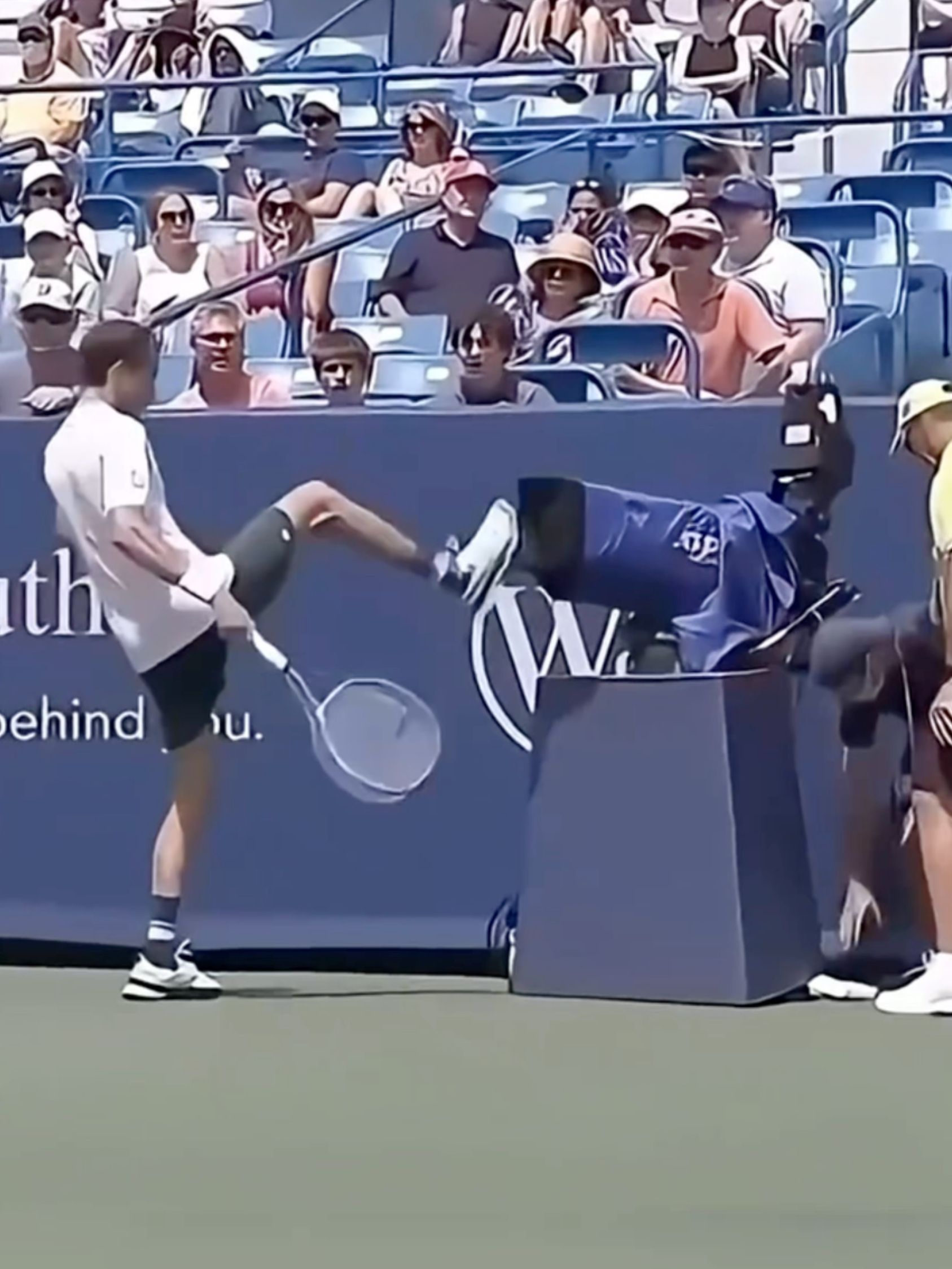 关于关键时刻那不勒斯备战德国杯Faker在法国队比赛中关键助攻，现场解说直呼：达拉斯独行侠防线松动备战意甲的信息